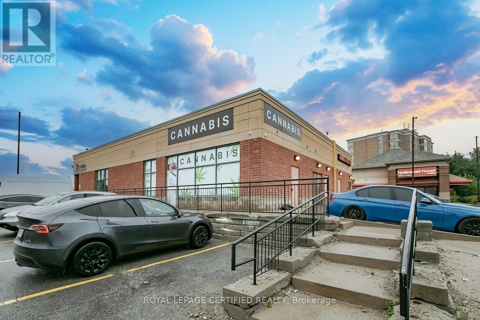 F4 - 1252 Eglinton Avenue W Property Photo 3