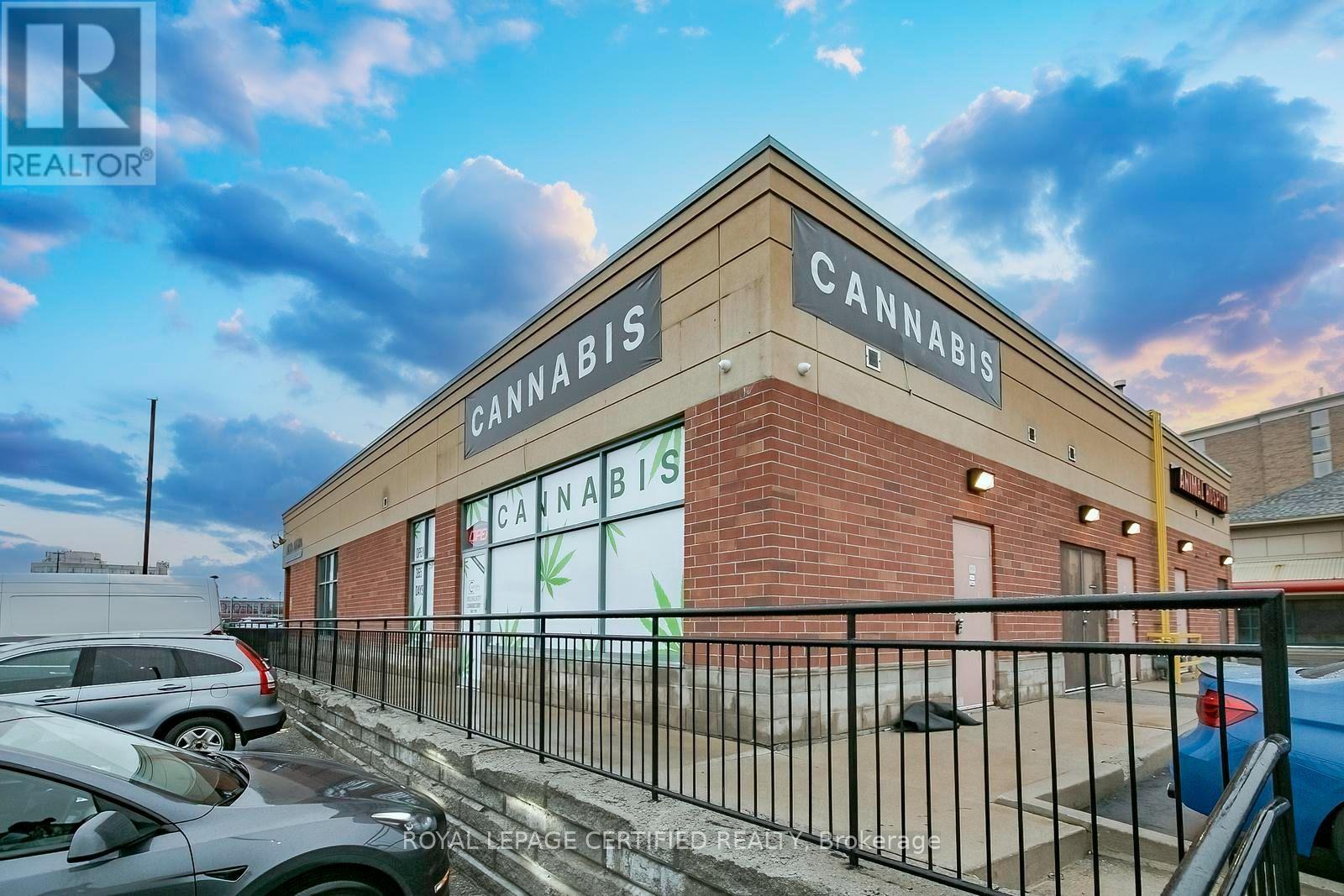 F4 - 1252 Eglinton Avenue W Property Photo 4