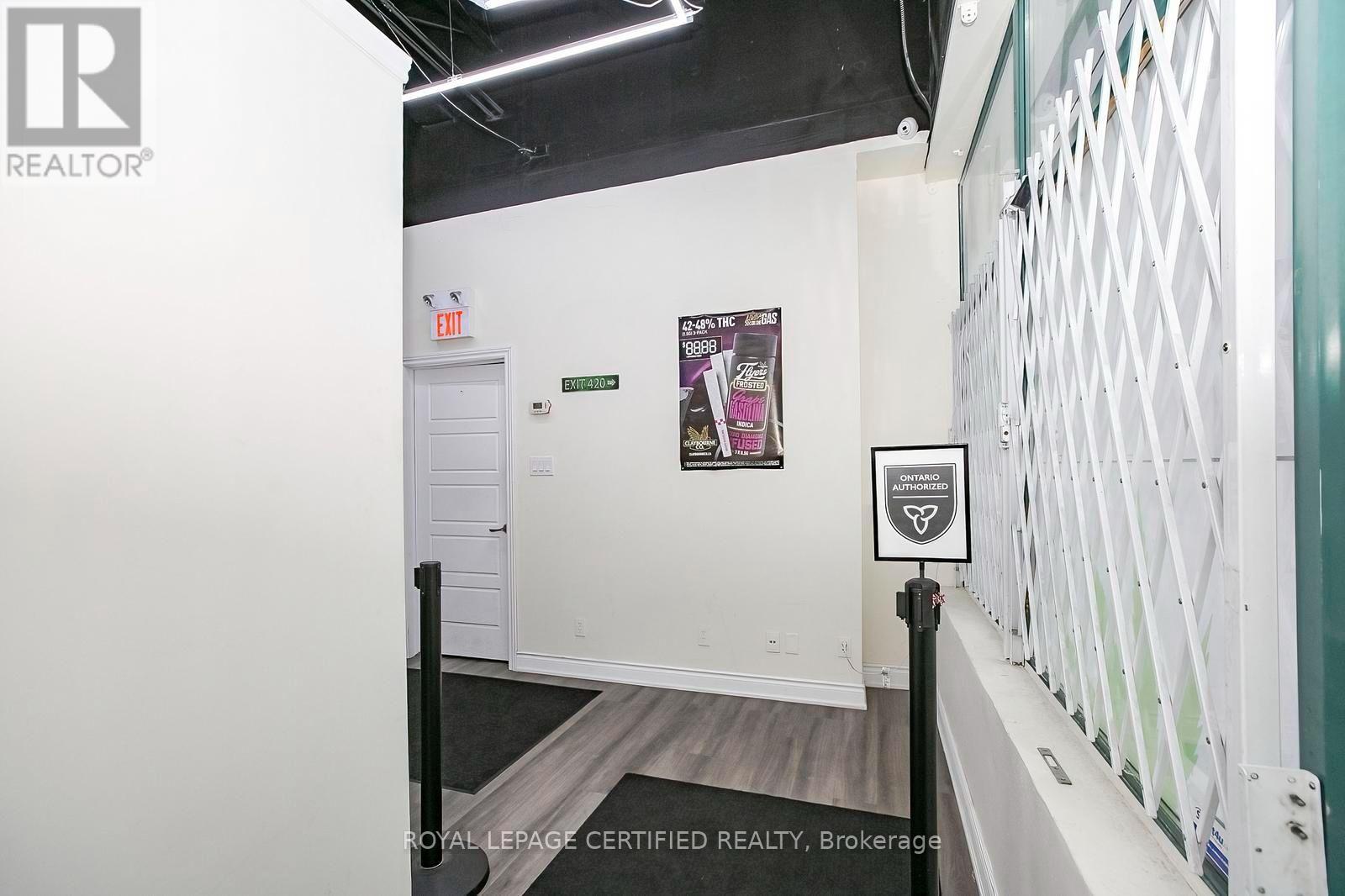 F4 - 1252 Eglinton Avenue W Property Photo 9