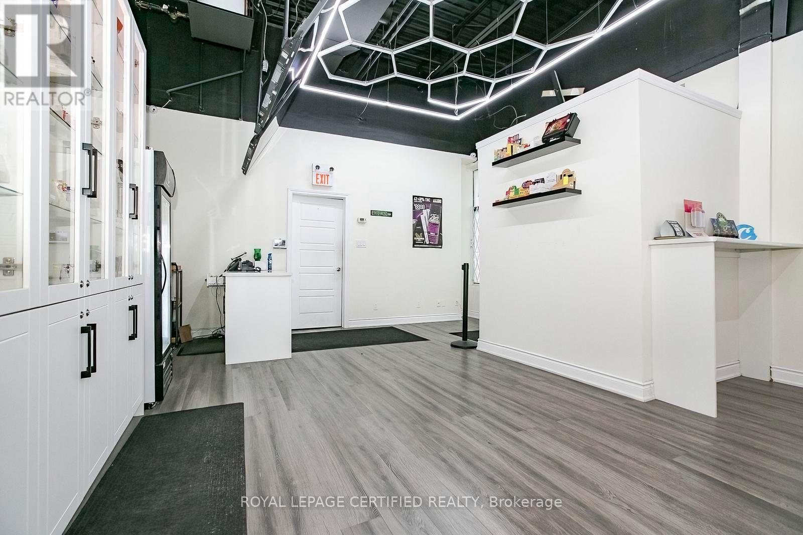 F4 - 1252 Eglinton Avenue W Property Photo 11