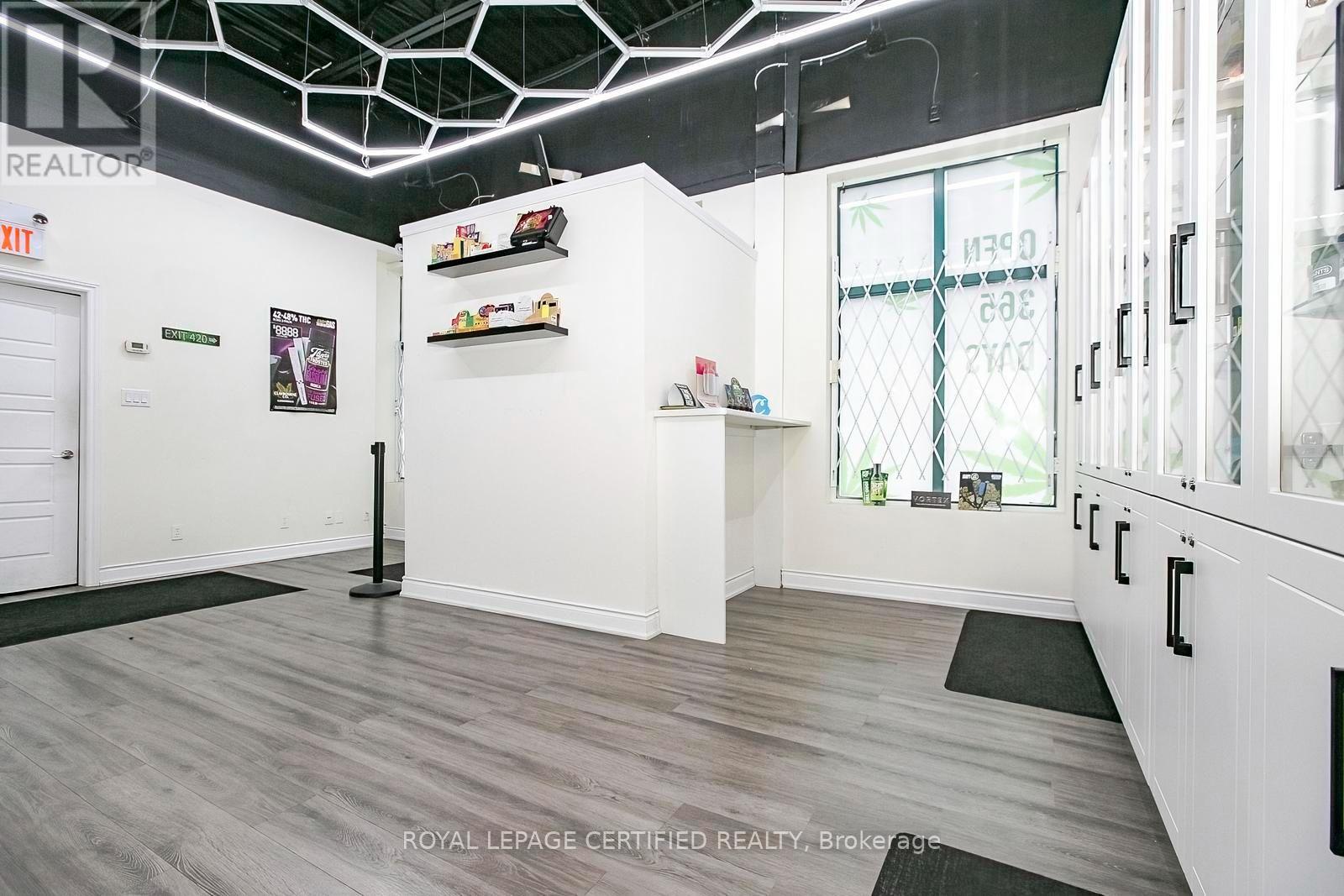 F4 - 1252 Eglinton Avenue W Property Photo 12