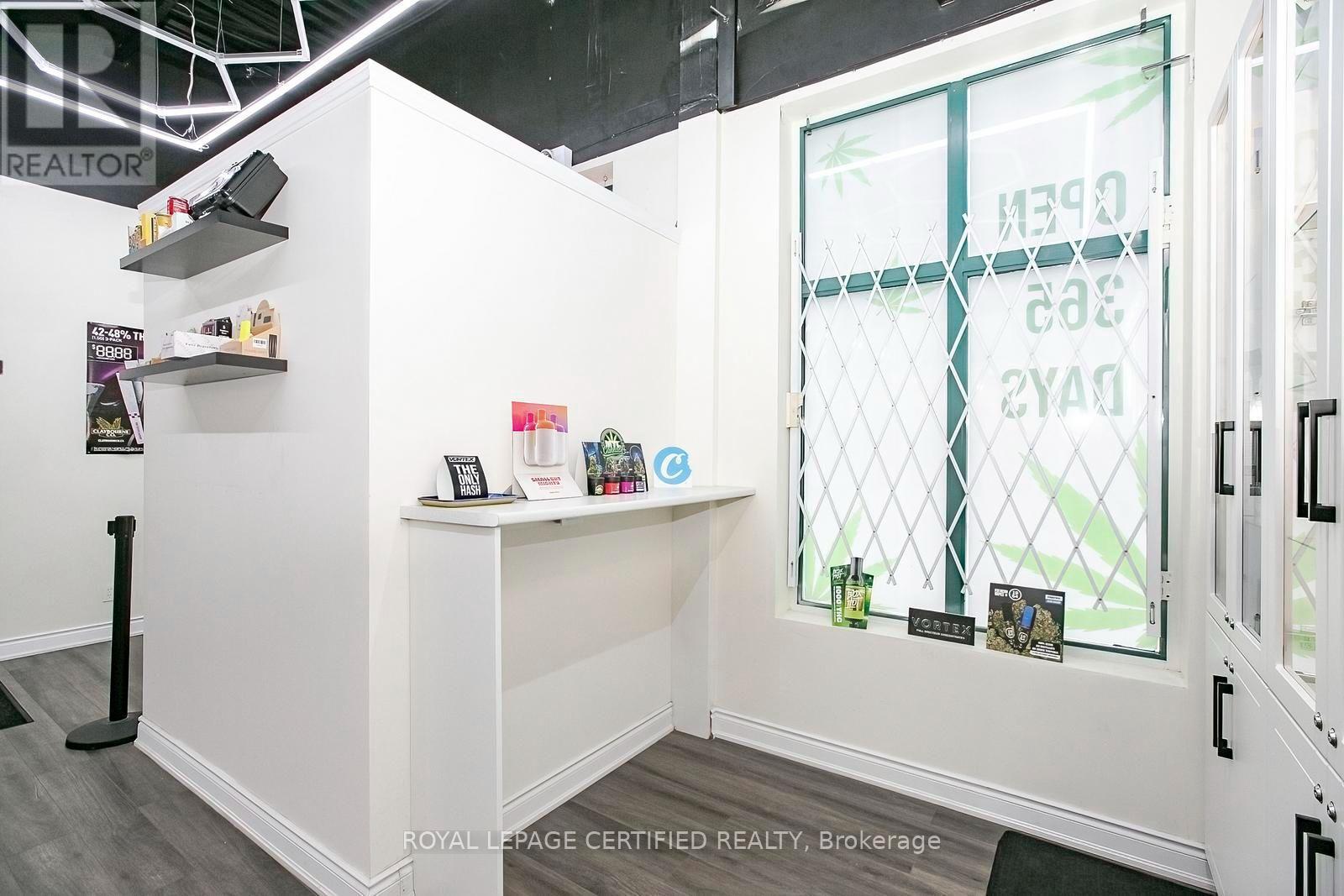 F4 - 1252 Eglinton Avenue W Property Photo 13