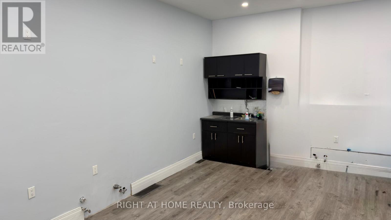 3009 Islington Avenue Property Photo 6