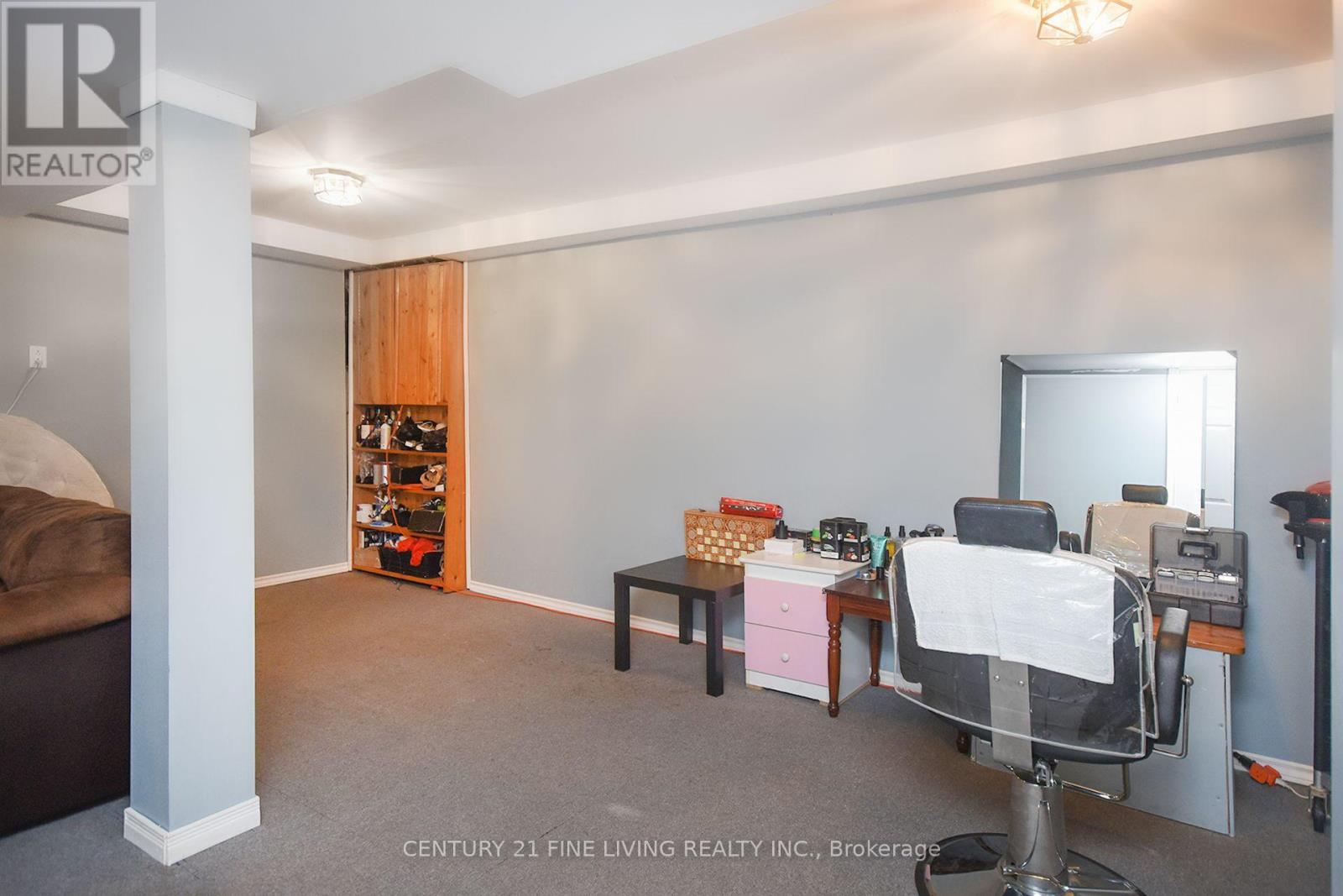 34 - 2700 Battleford Road Property Photo 22