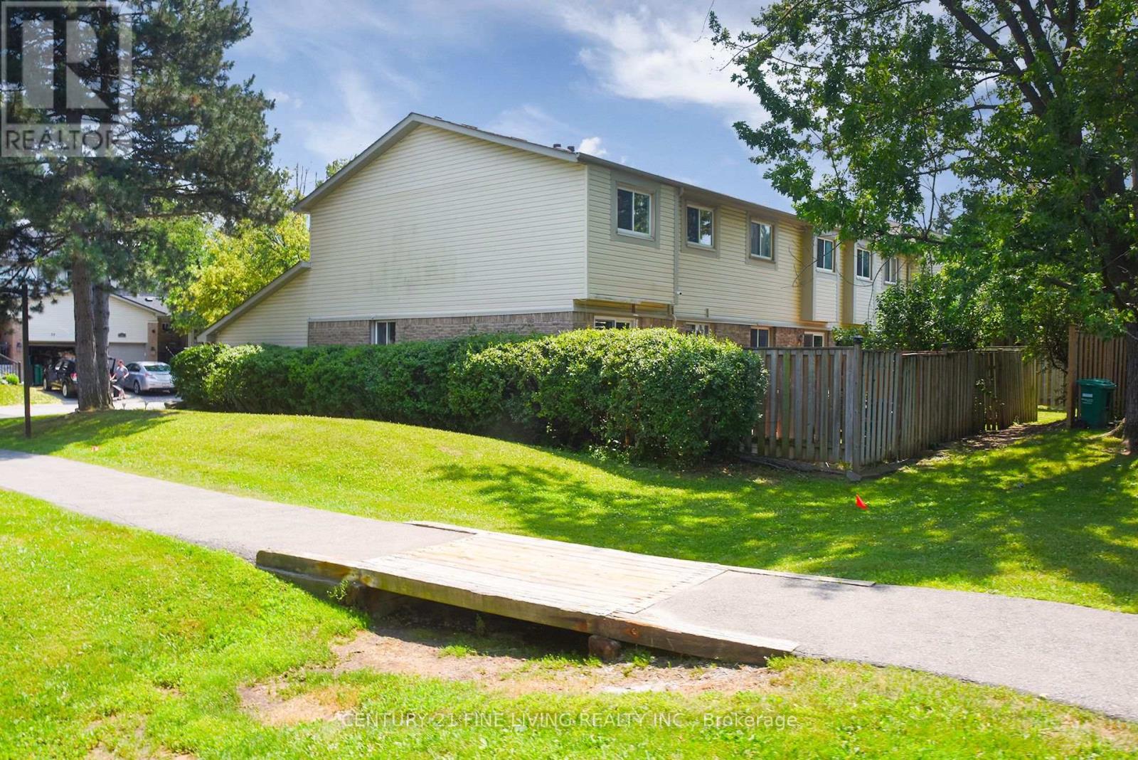 34 - 2700 Battleford Road Property Photo 33