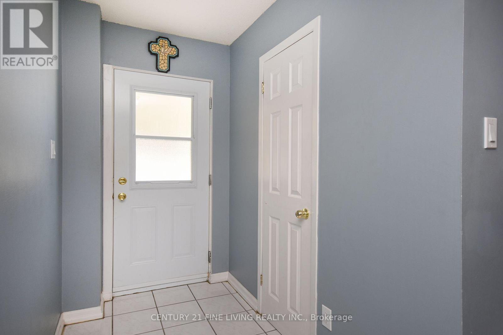34 - 2700 Battleford Road Property Photo 35
