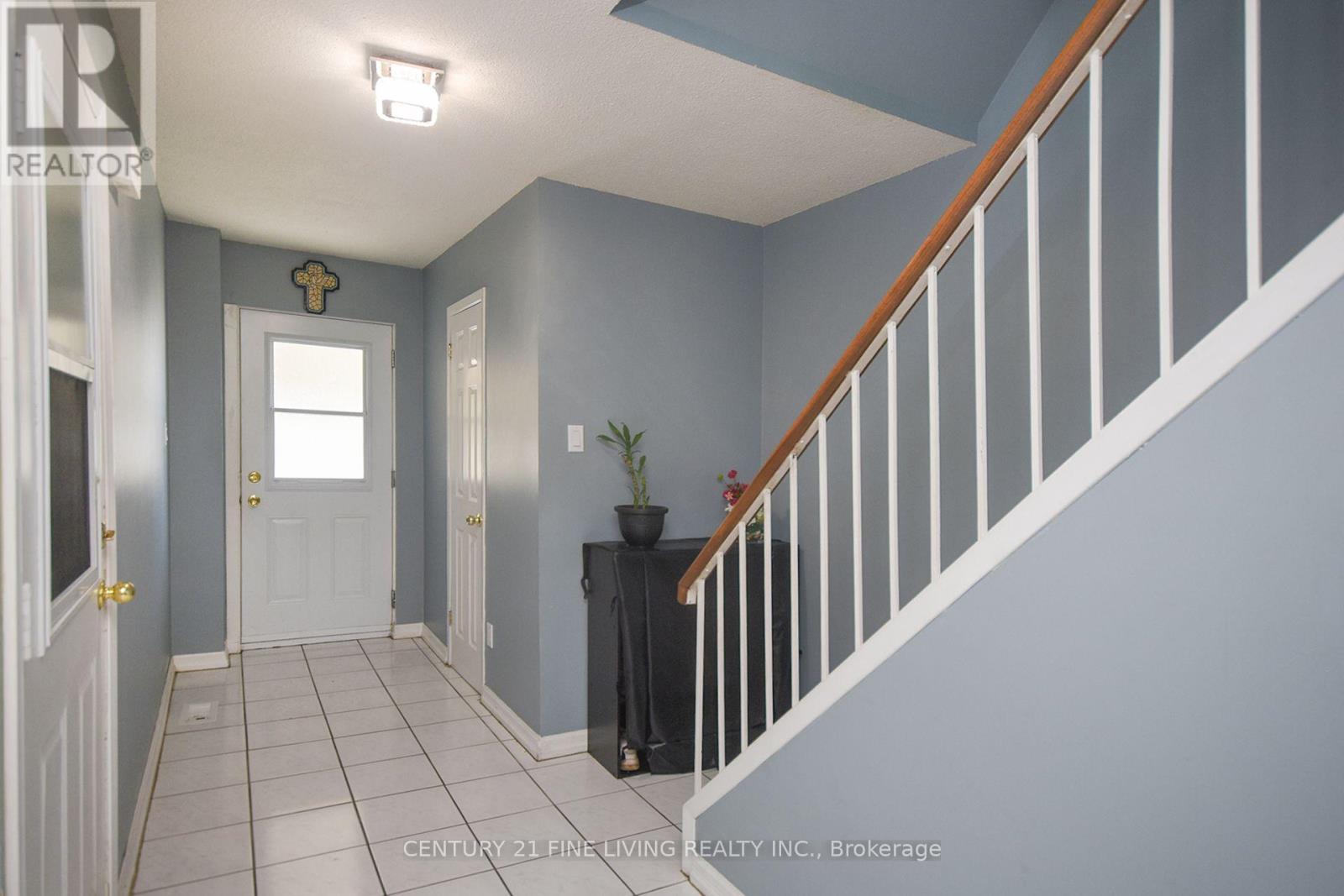34 - 2700 Battleford Road Property Photo 36