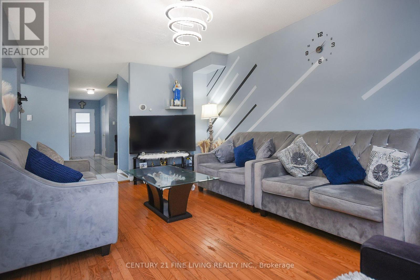 34 - 2700 Battleford Road Property Photo 43