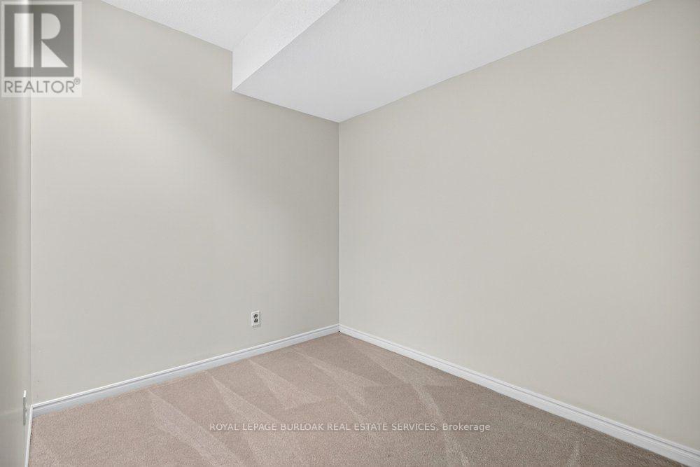 4 - 2136 Old Lakeshore Road Property Photo 32