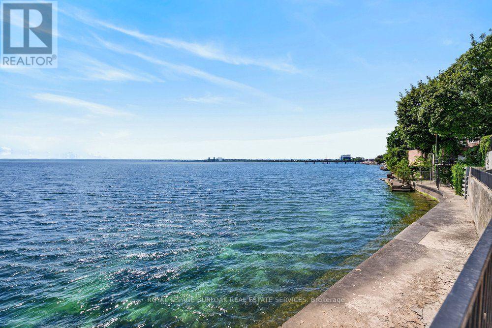 4 - 2136 Old Lakeshore Road Property Photo 35