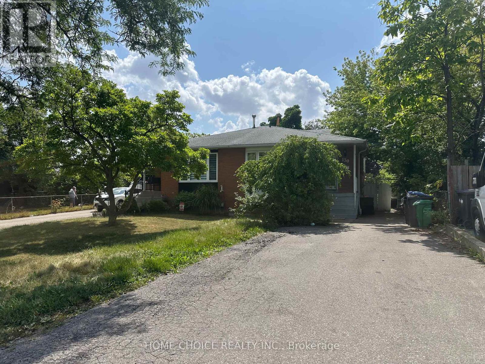 LOWER LEVEL - 130 EARNSCLIFFE CIRCLE
