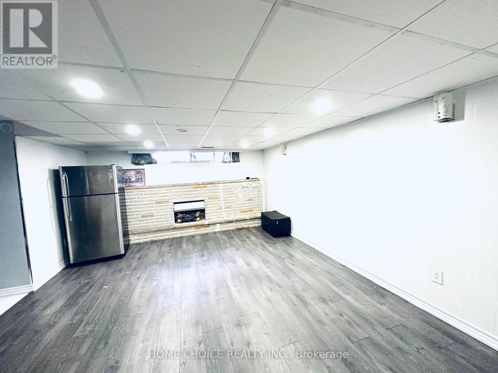 Lower Level - 130 Earnscliffe Circle Property Photo 4