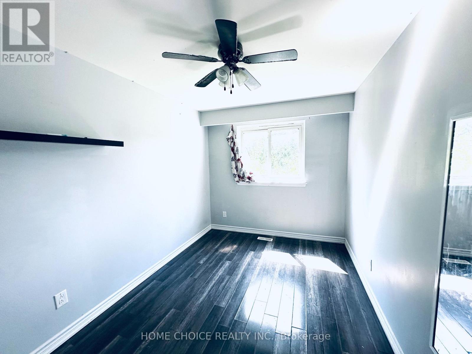 Lower Level - 130 Earnscliffe Circle Property Photo 6