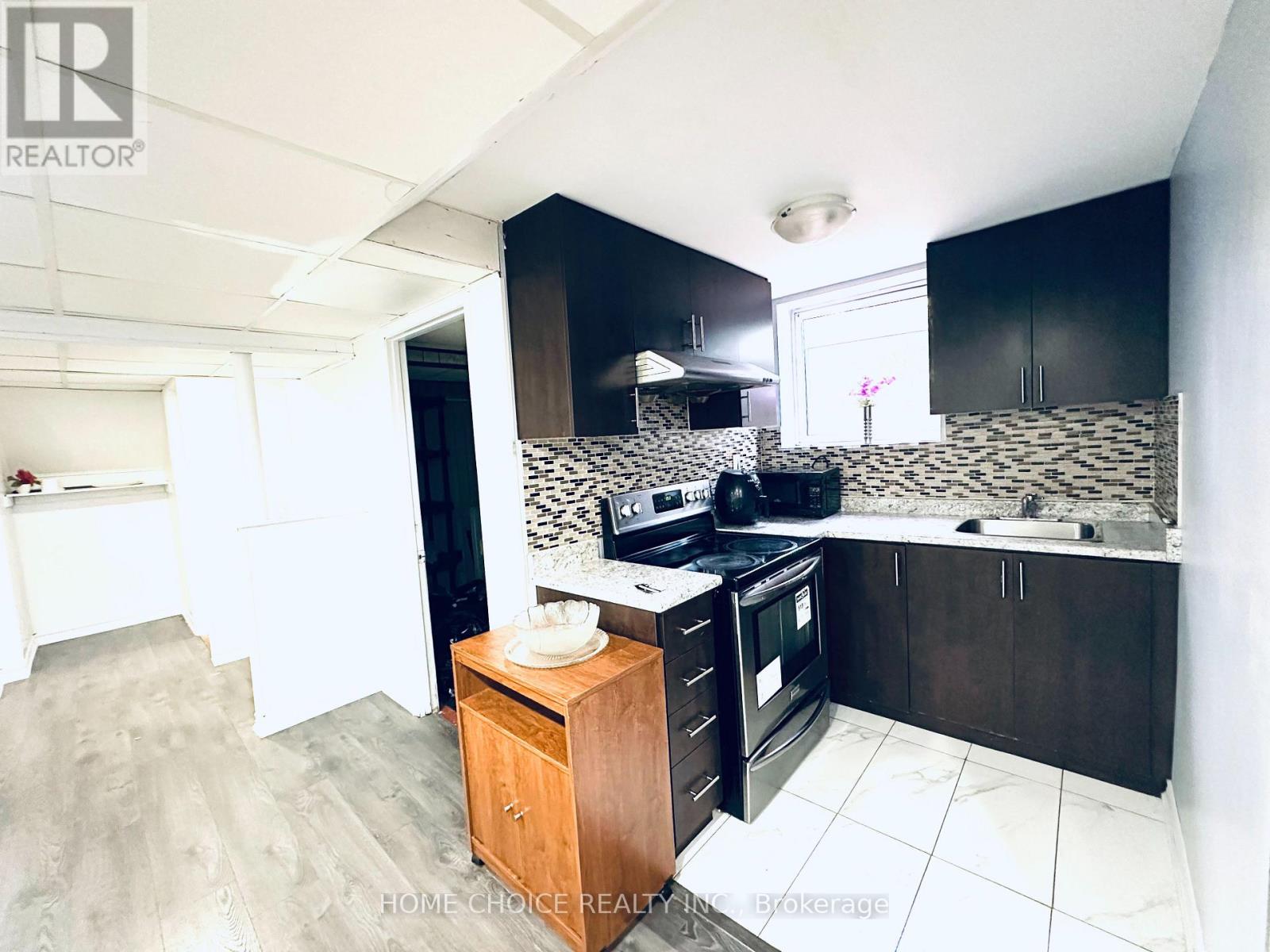 Lower Level - 130 Earnscliffe Circle Property Photo 13