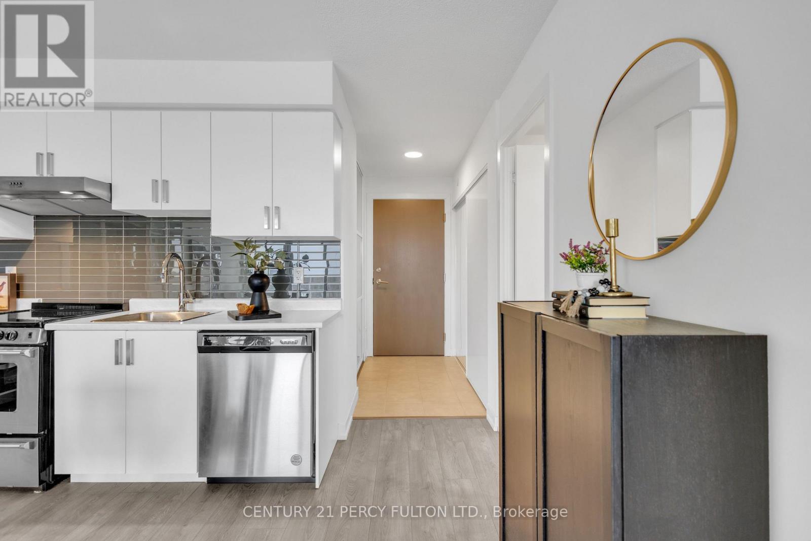 1704 - 10 Wilby Crescent Property Photo 9
