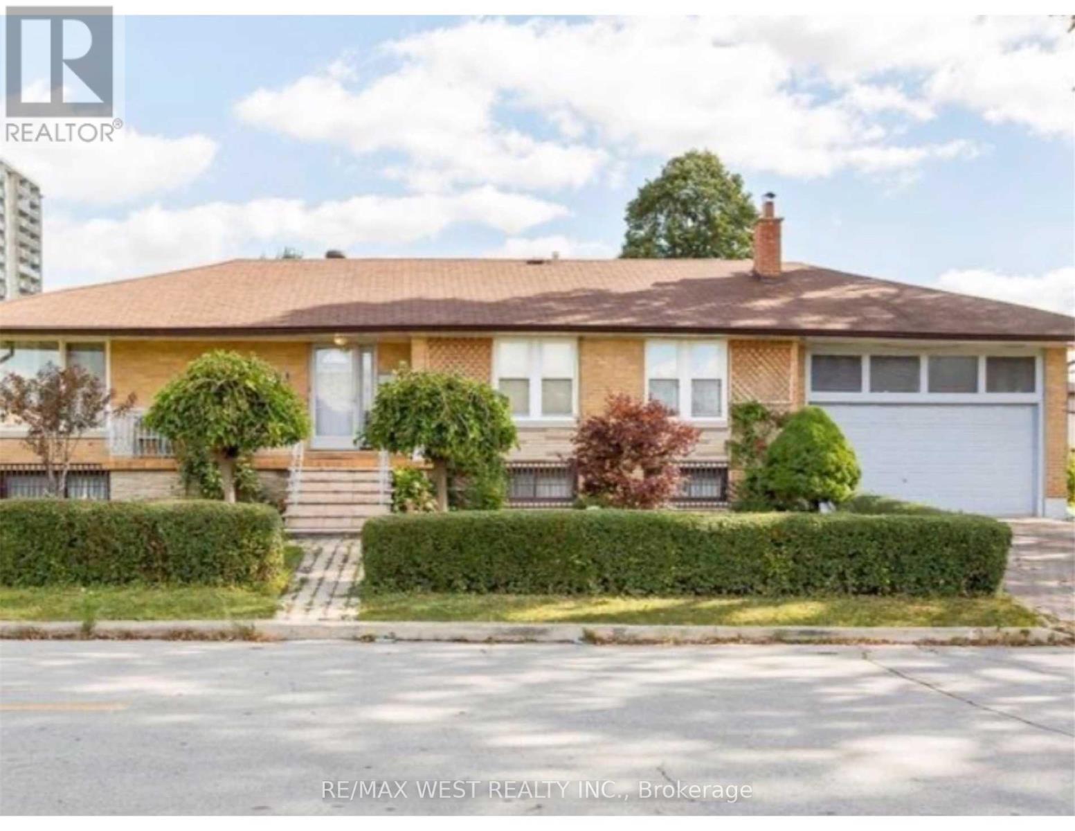 43 PLAYFAIR AVENUE