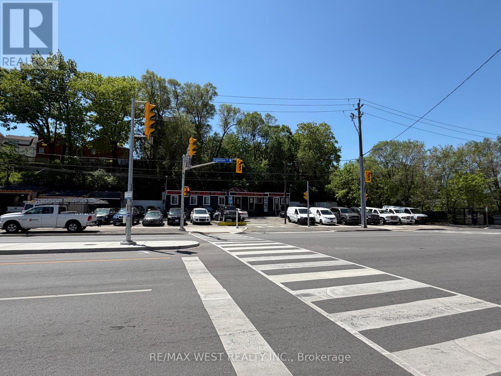 2471-b Eglinton Avenue W Property Photo 2