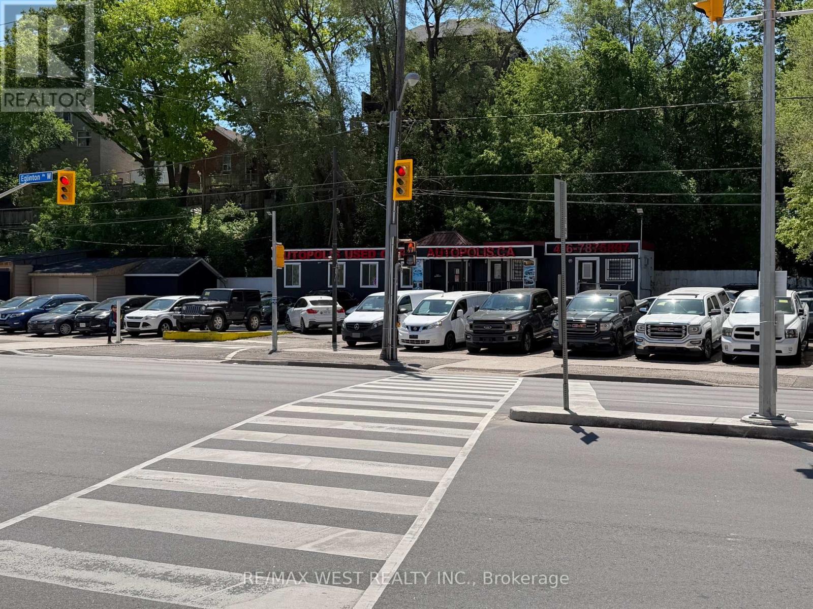 2471-b Eglinton Avenue W Property Photo 4