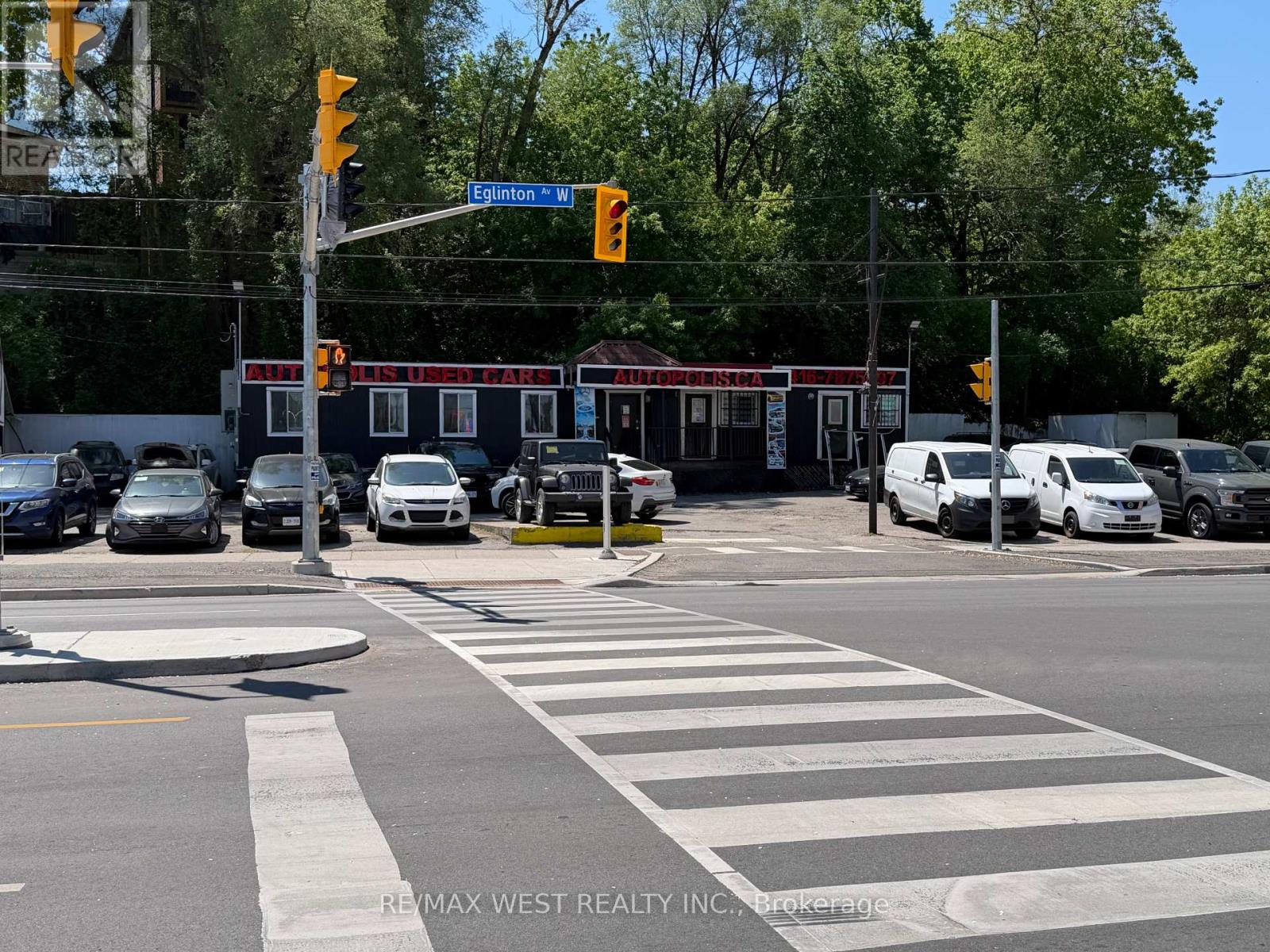 2471-b Eglinton Avenue W Property Photo 6