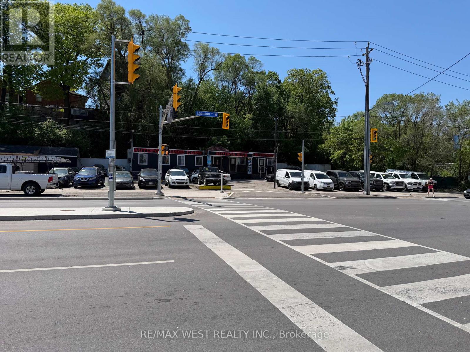 2471-b Eglinton Avenue W Property Photo 7