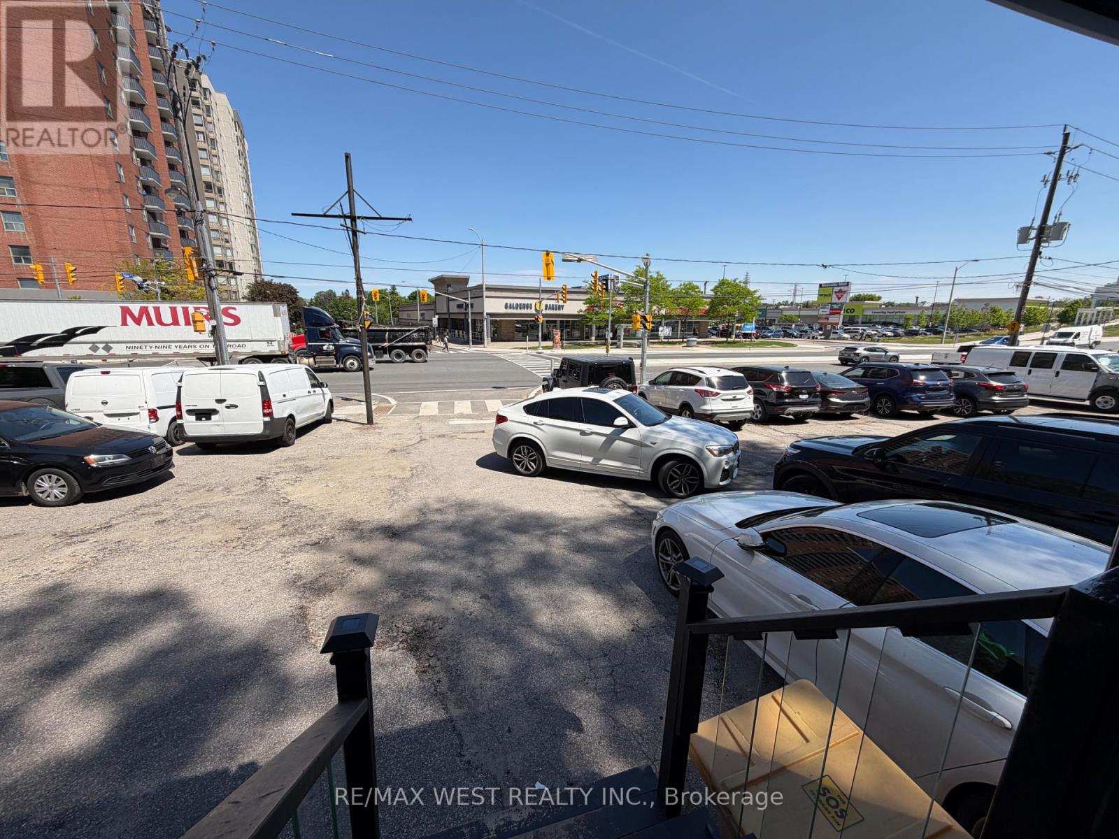 2471-b Eglinton Avenue W Property Photo 12