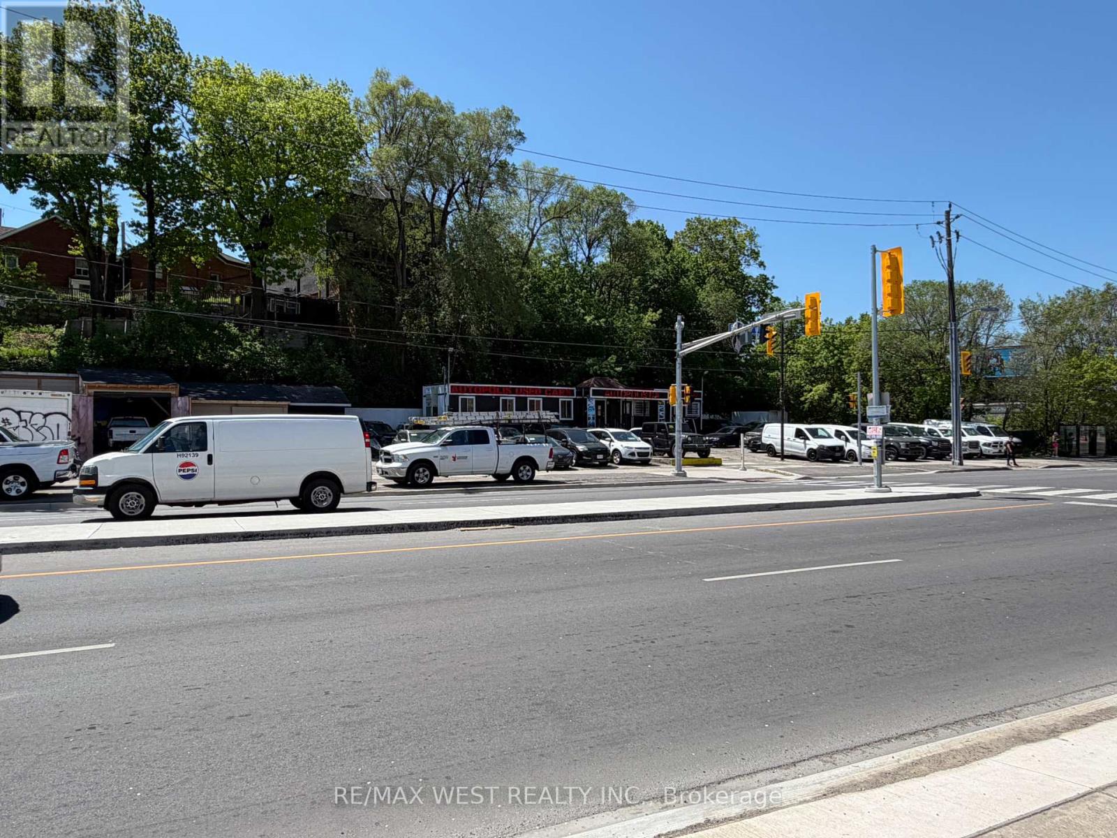 2471-b Eglinton Avenue W Property Photo 27
