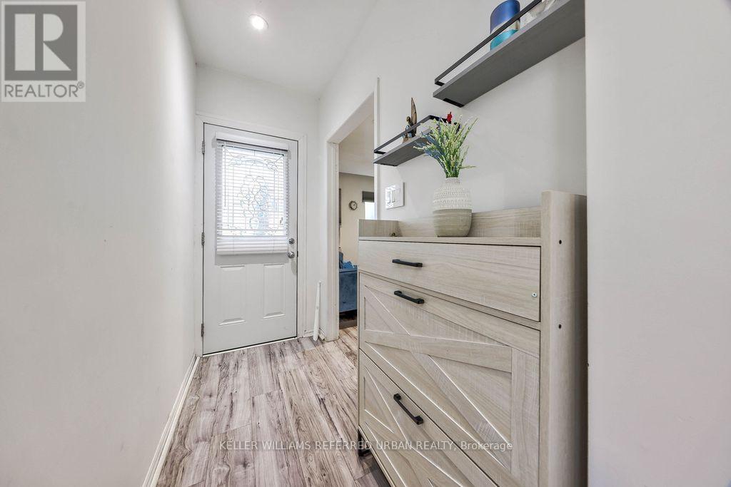 13 Teston Boulevard Property Photo 2