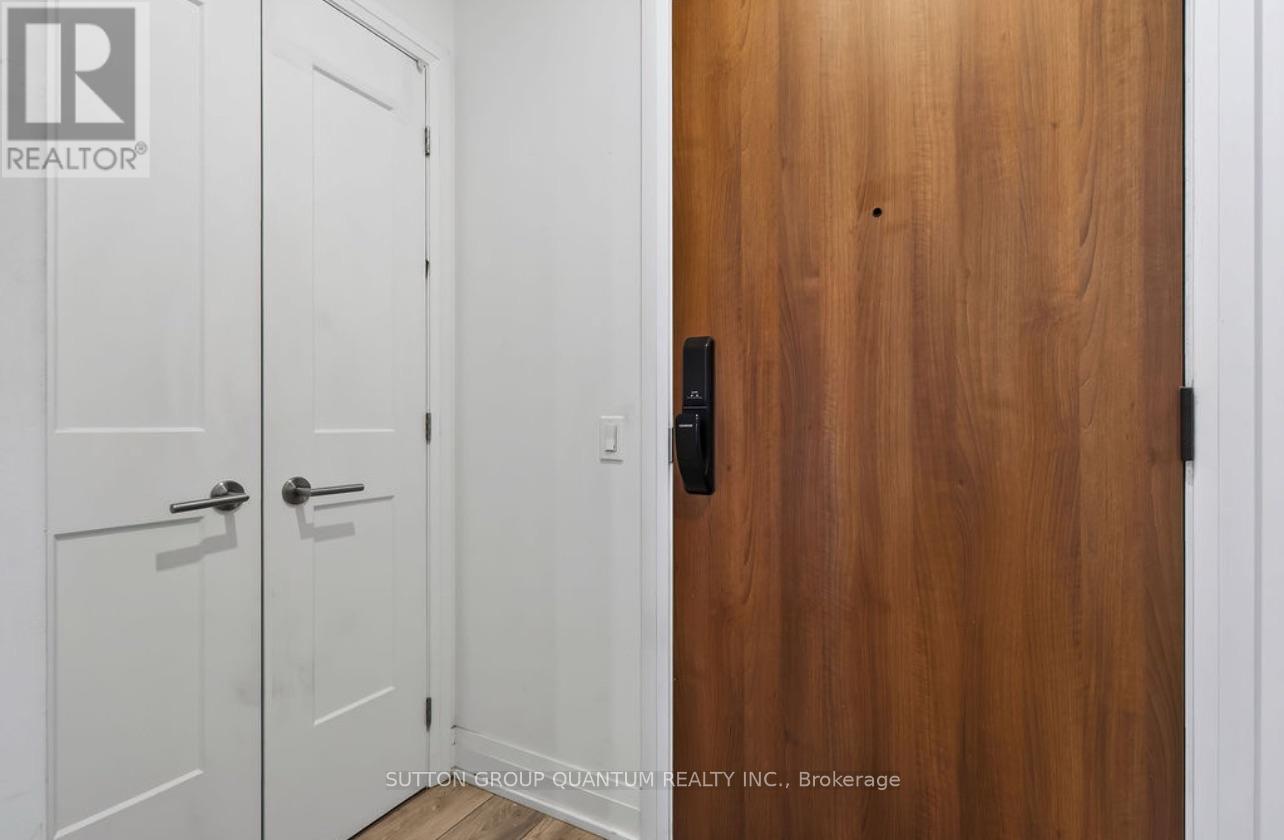 202 - 21 Park Street E Property Photo 9