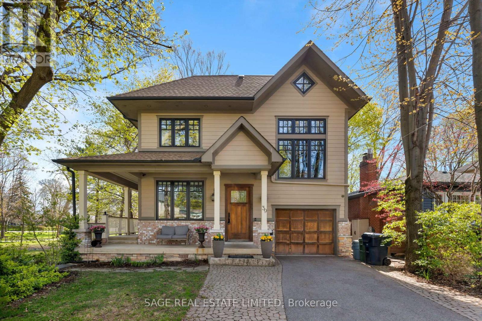 39 Loyalist Road Property Photo 1