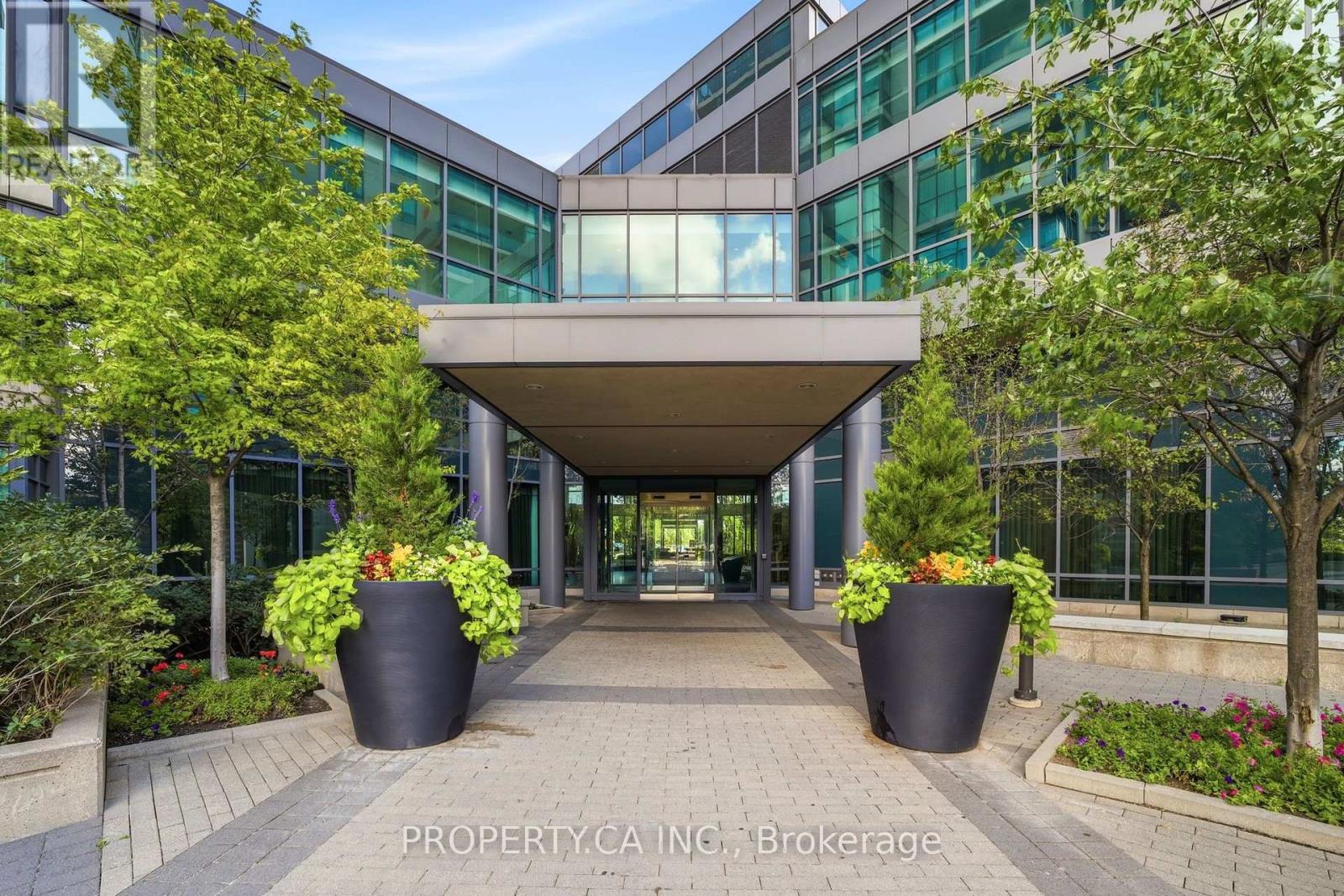403 - 215 Sherway Gardens Road Property Photo 2