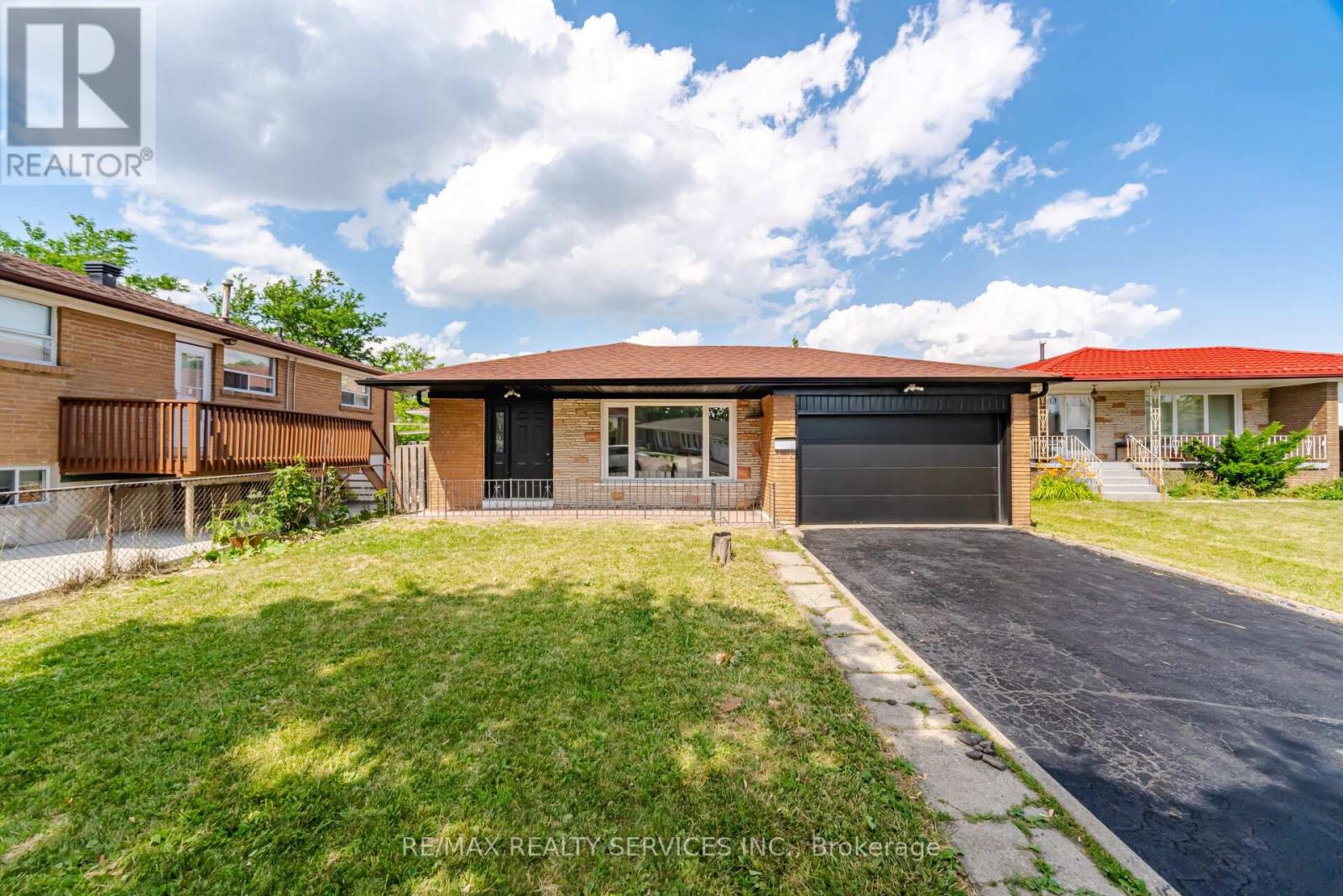 7493 Netherwood Road Property Photo 1