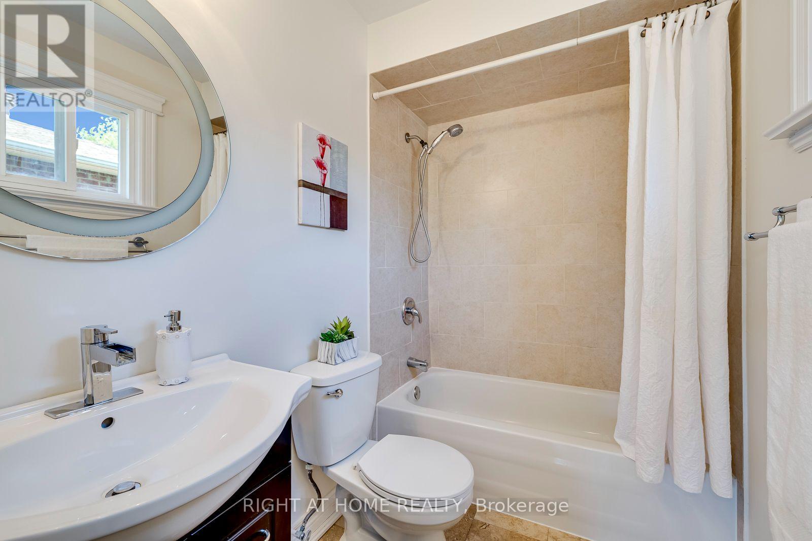 1025 Vanier Drive Property Photo 24
