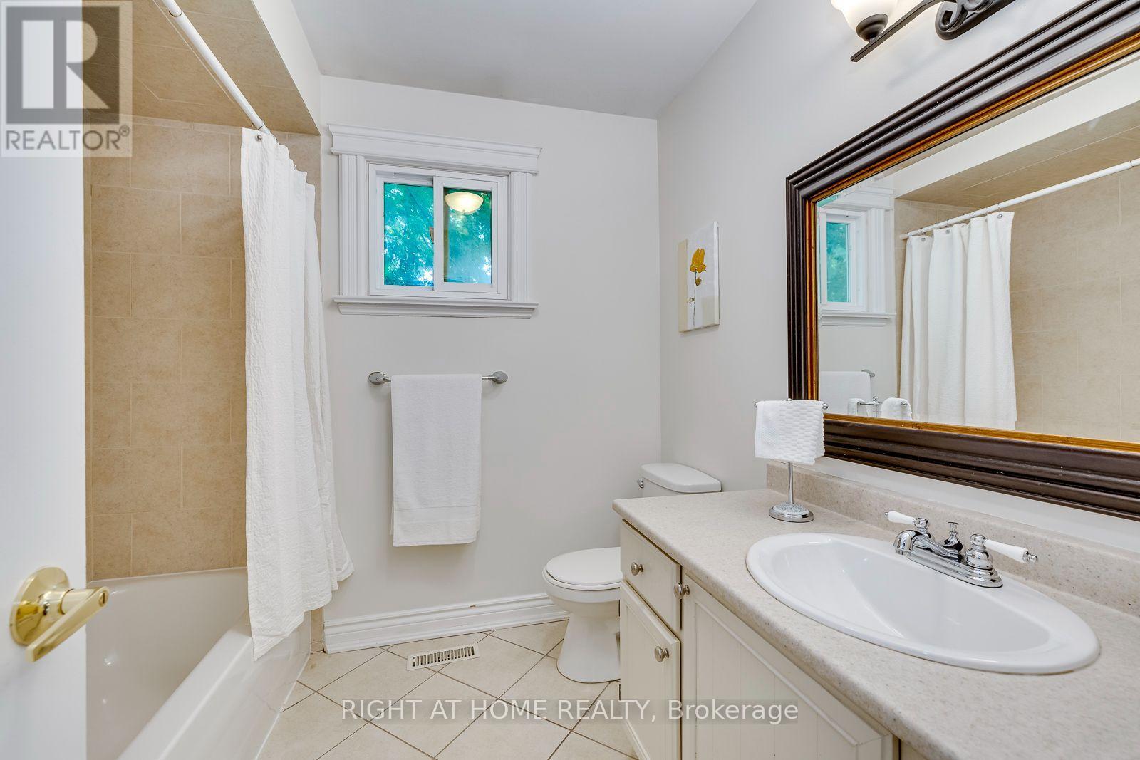 1025 Vanier Drive Property Photo 28