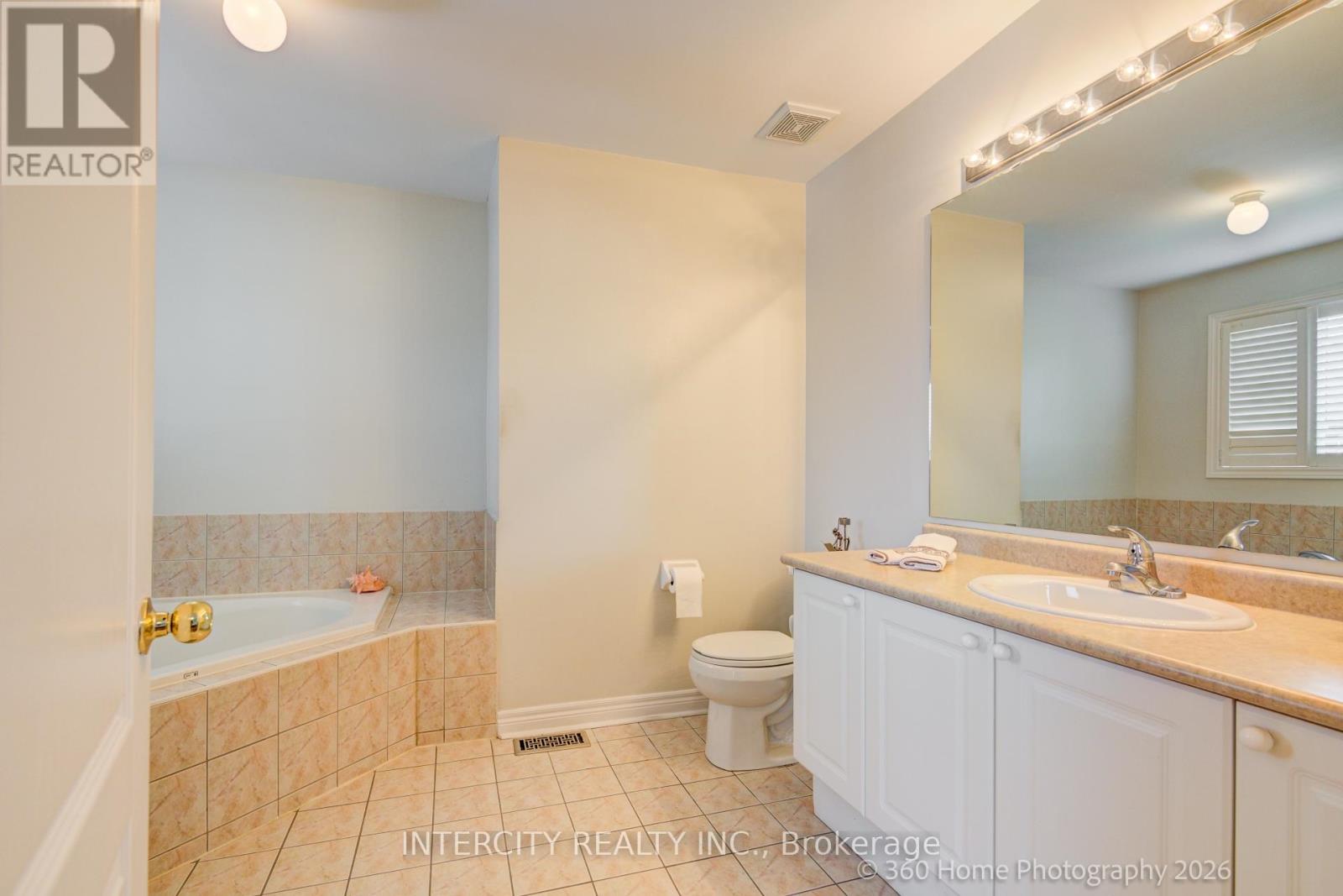 27 Modesto Crescent Property Photo 15