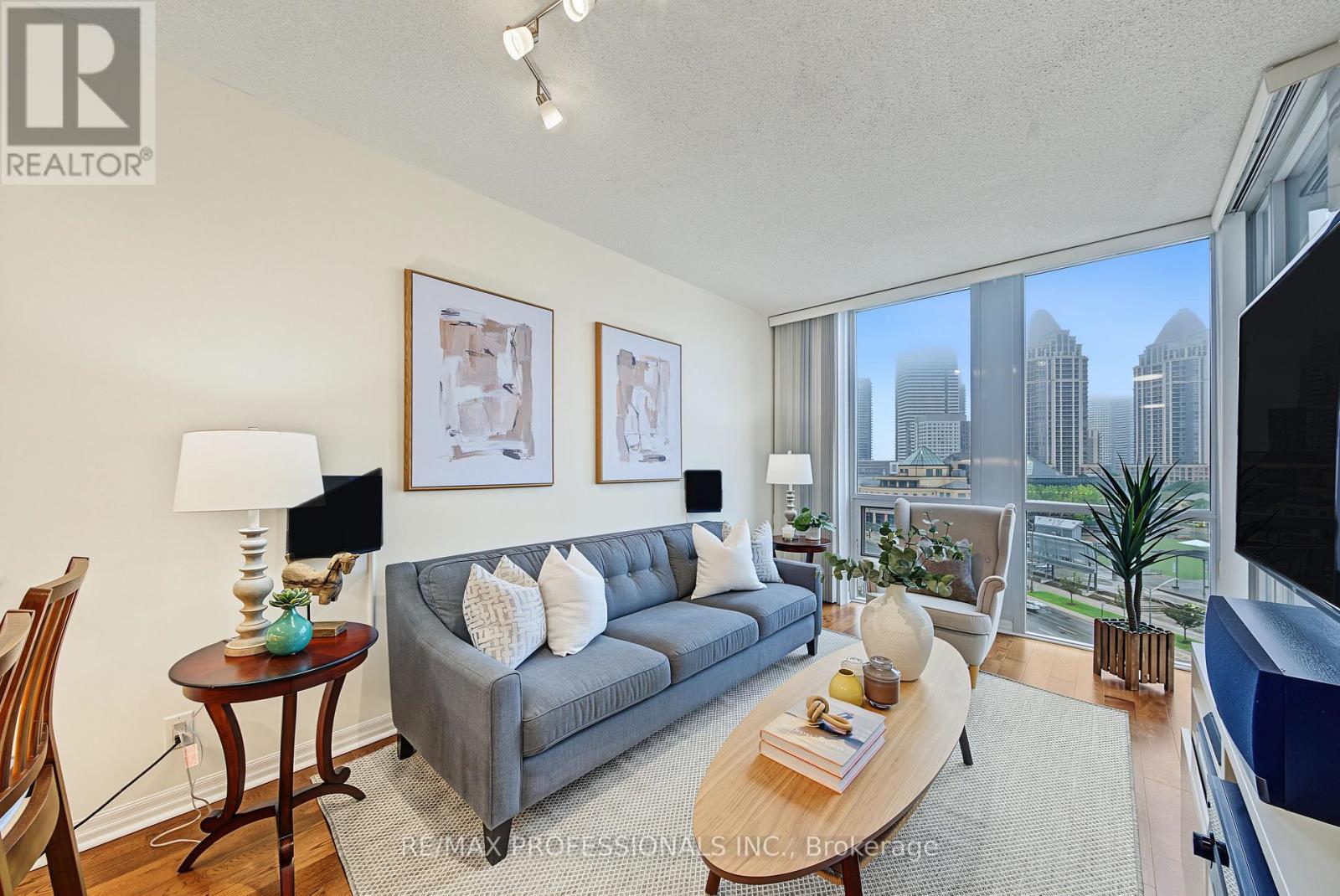 801 - 3939 Duke Of York Boulevard Property Photo 1