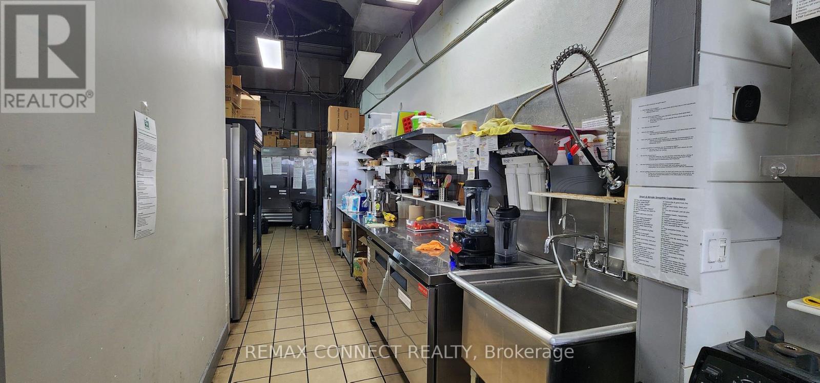 23 - 2120 North Park Drive Property Photo 12