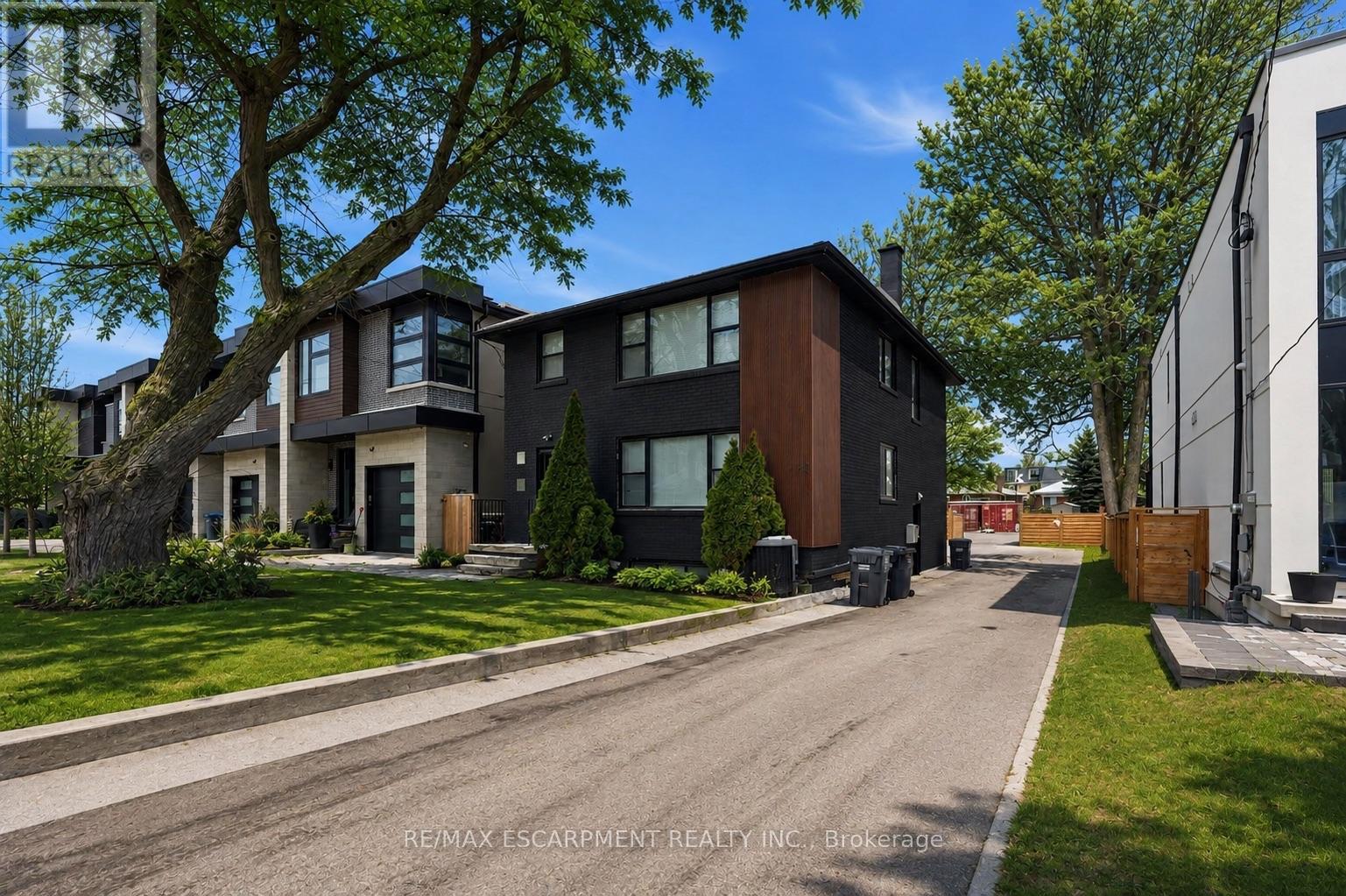 43 Broadview Avenue Property Photo 1