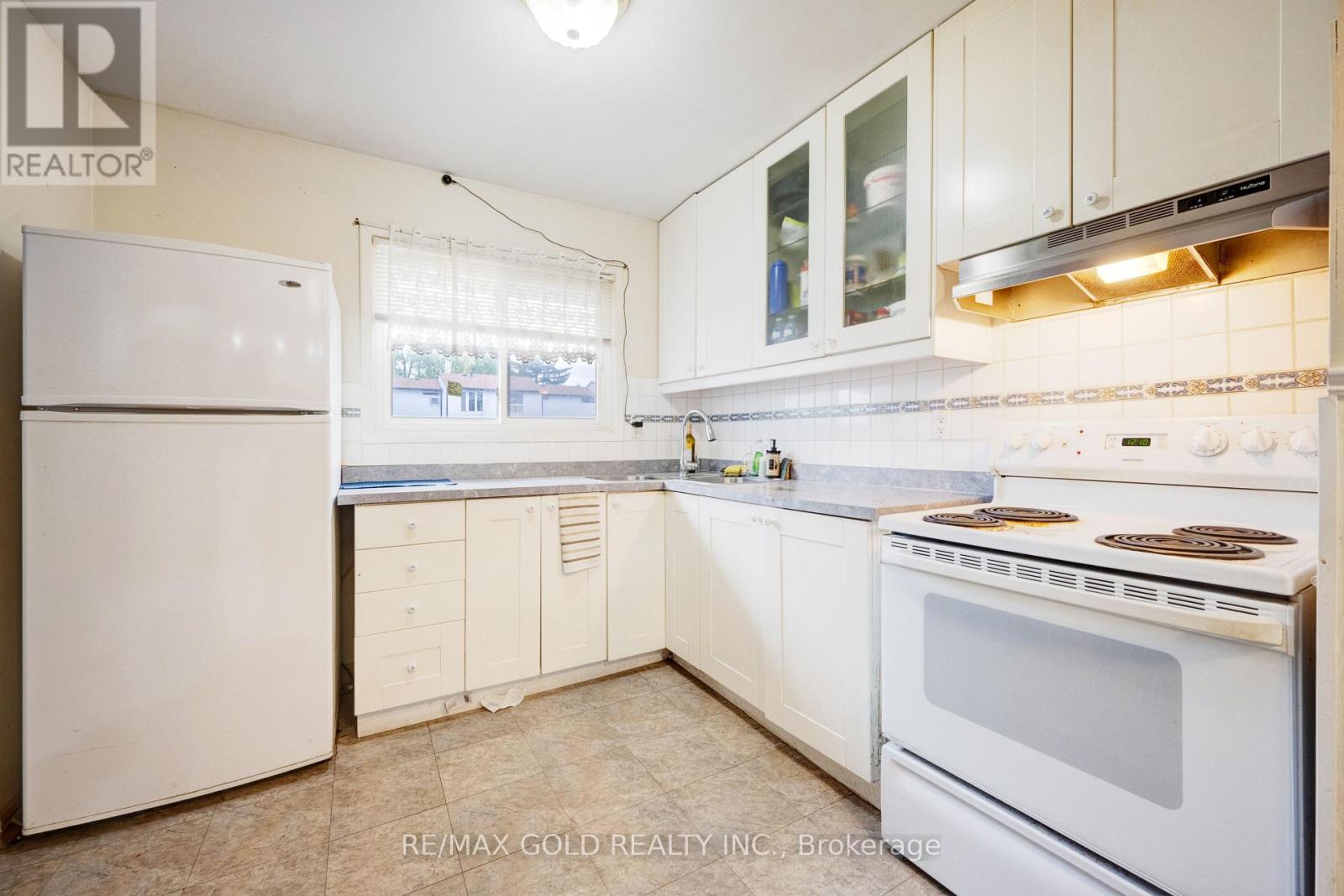 9 Havenbrook Court Property Photo 6