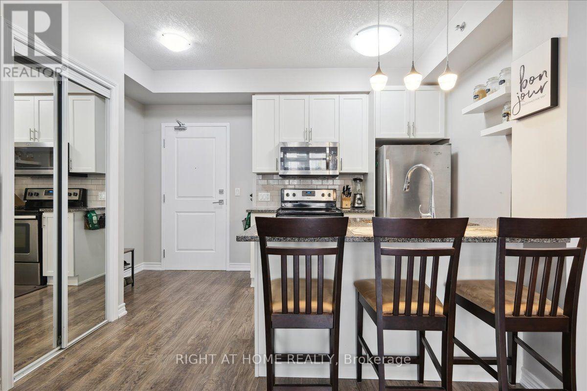 301 - 2490 Old Bronte Road Property Photo 17