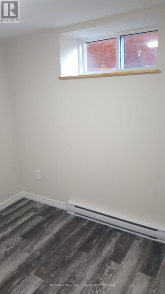 5 - 44 Bartonville Avenue W Property Photo 4