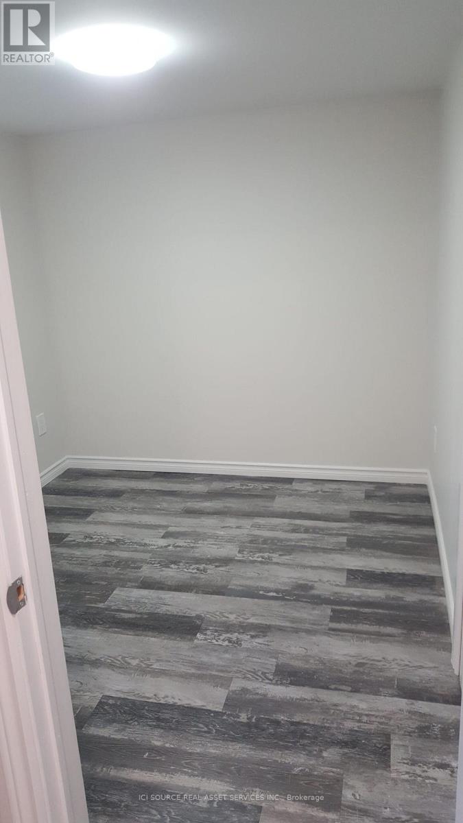 5 - 44 Bartonville Avenue W Property Photo 7