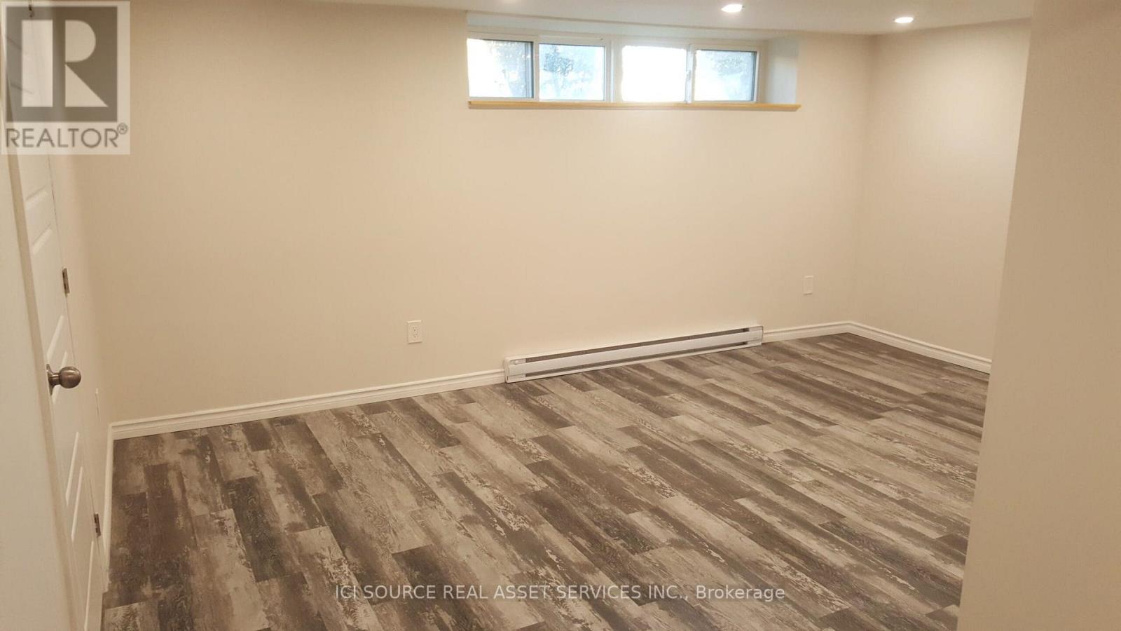 5 - 44 Bartonville Avenue W Property Photo 18