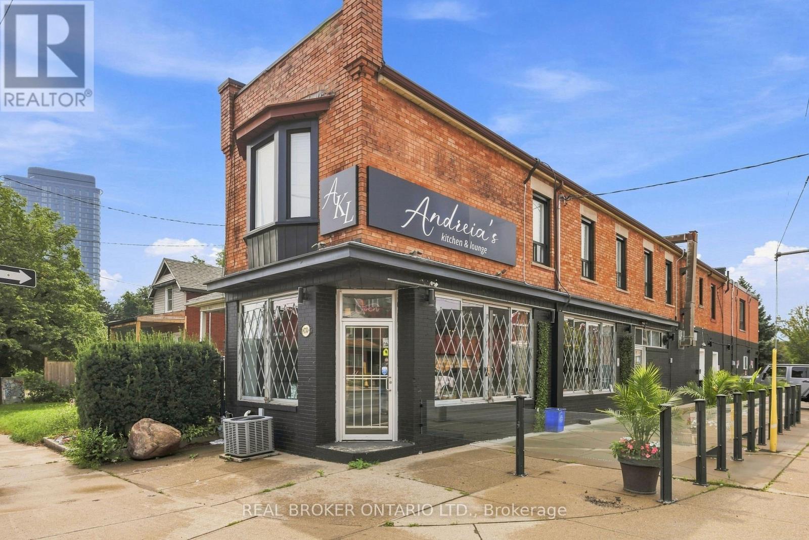 1438A DUFFERIN STREET Property Photo 1