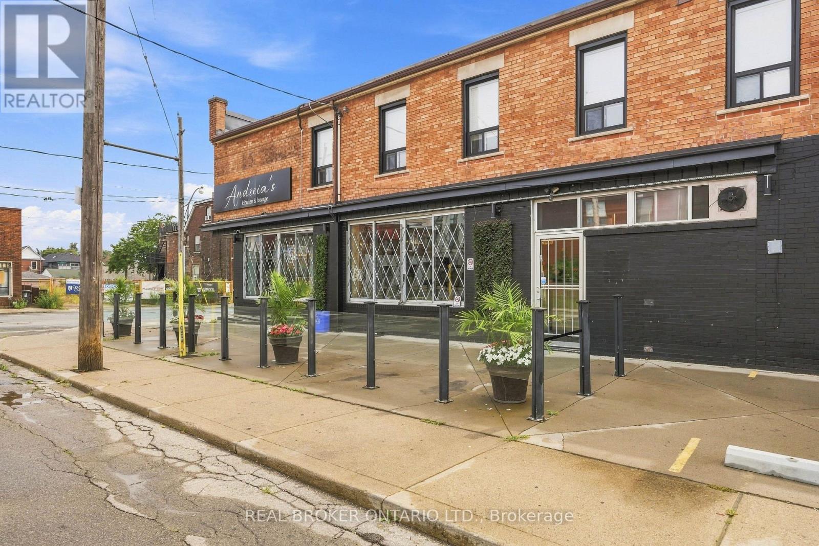 1438a Dufferin Street Property Photo 2