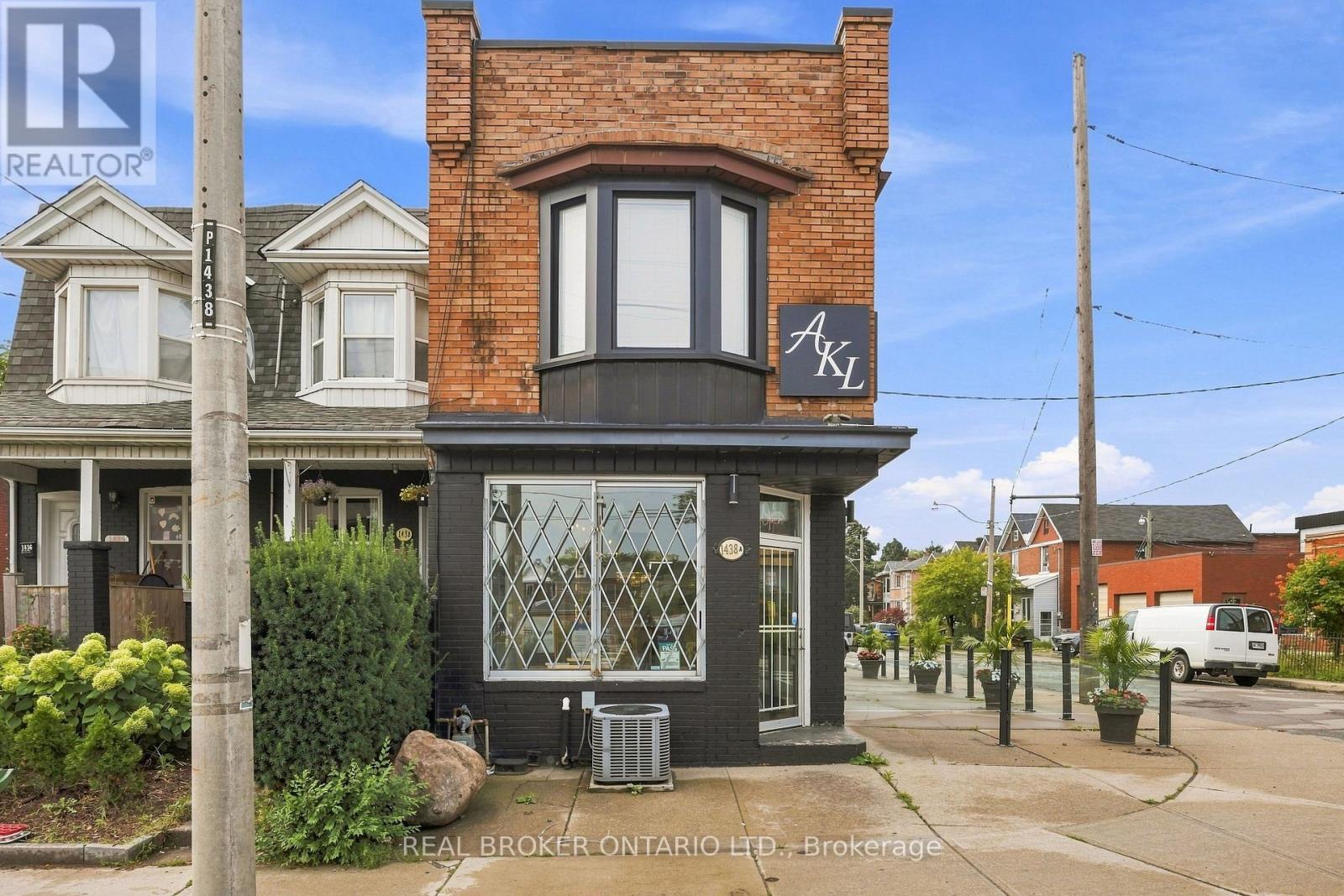1438a Dufferin Street Property Photo 4