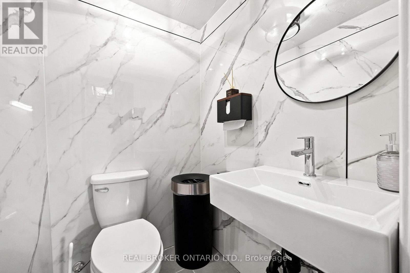 1438a Dufferin Street Property Photo 21