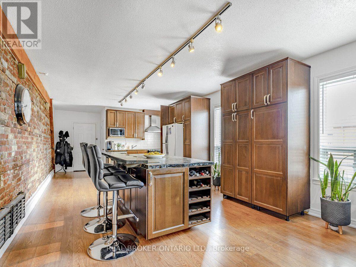 1438a Dufferin Street Property Photo 23