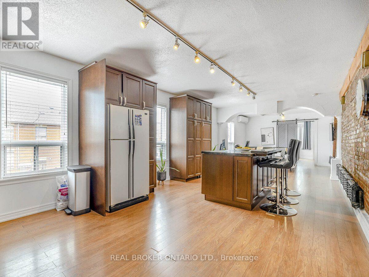 1438a Dufferin Street Property Photo 24