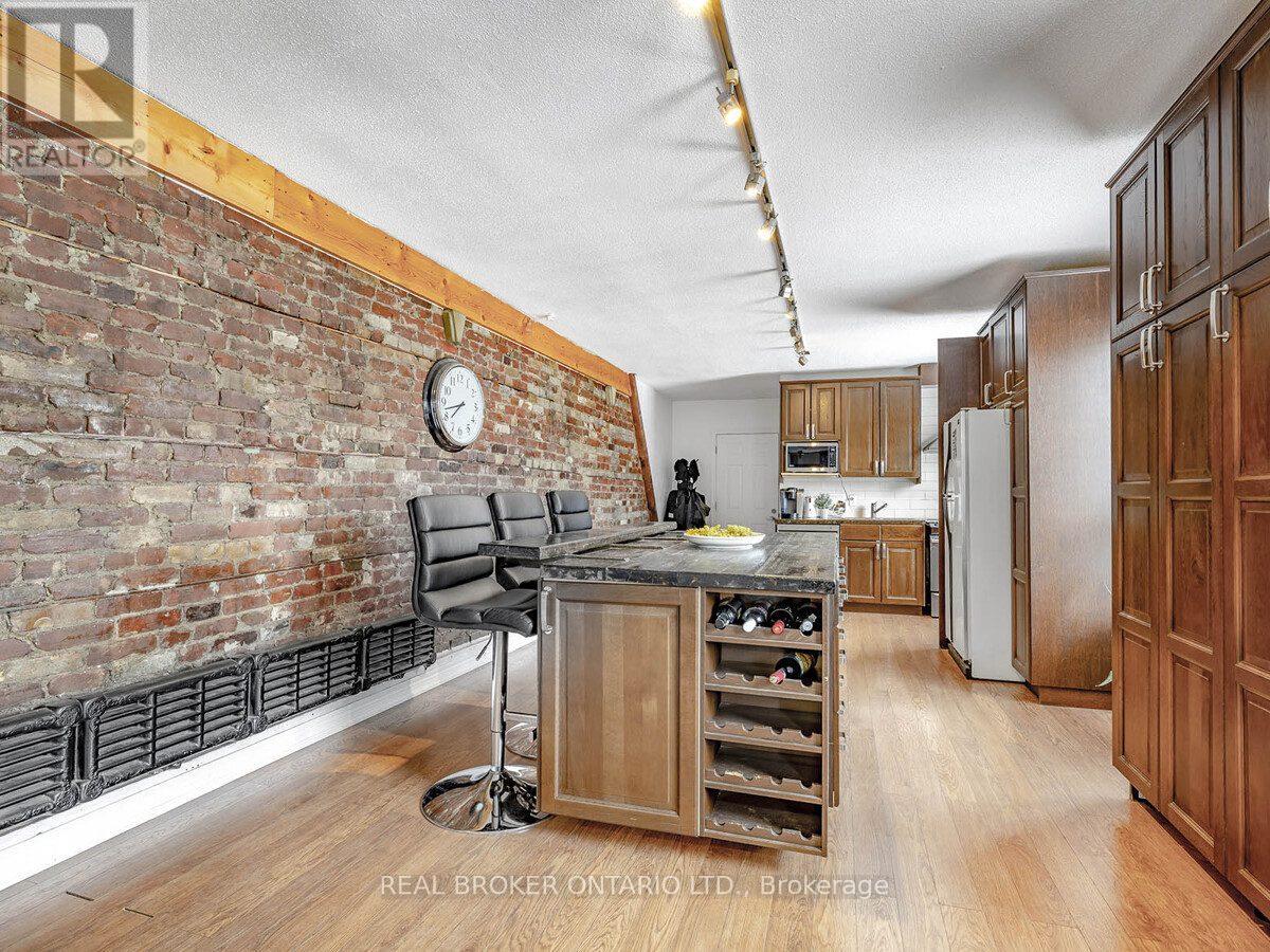 1438a Dufferin Street Property Photo 26