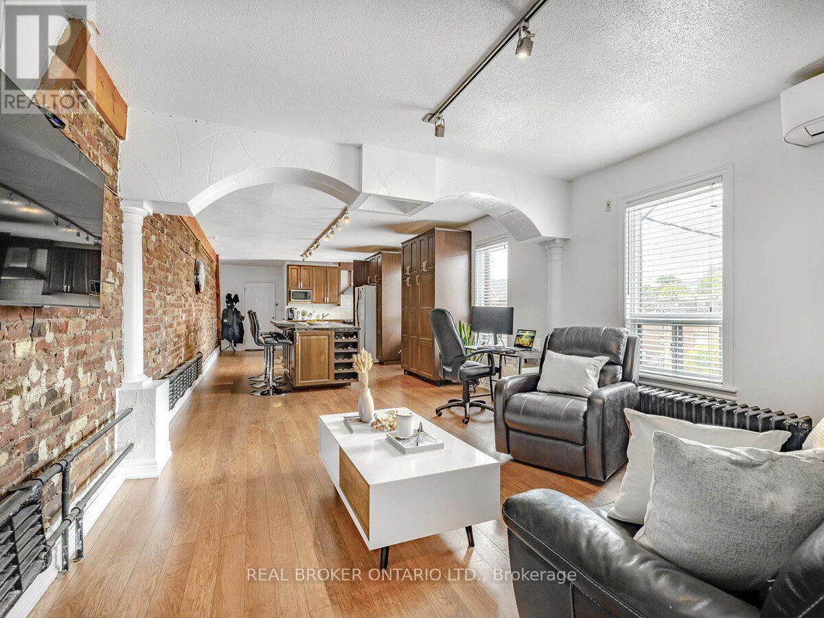 1438a Dufferin Street Property Photo 28